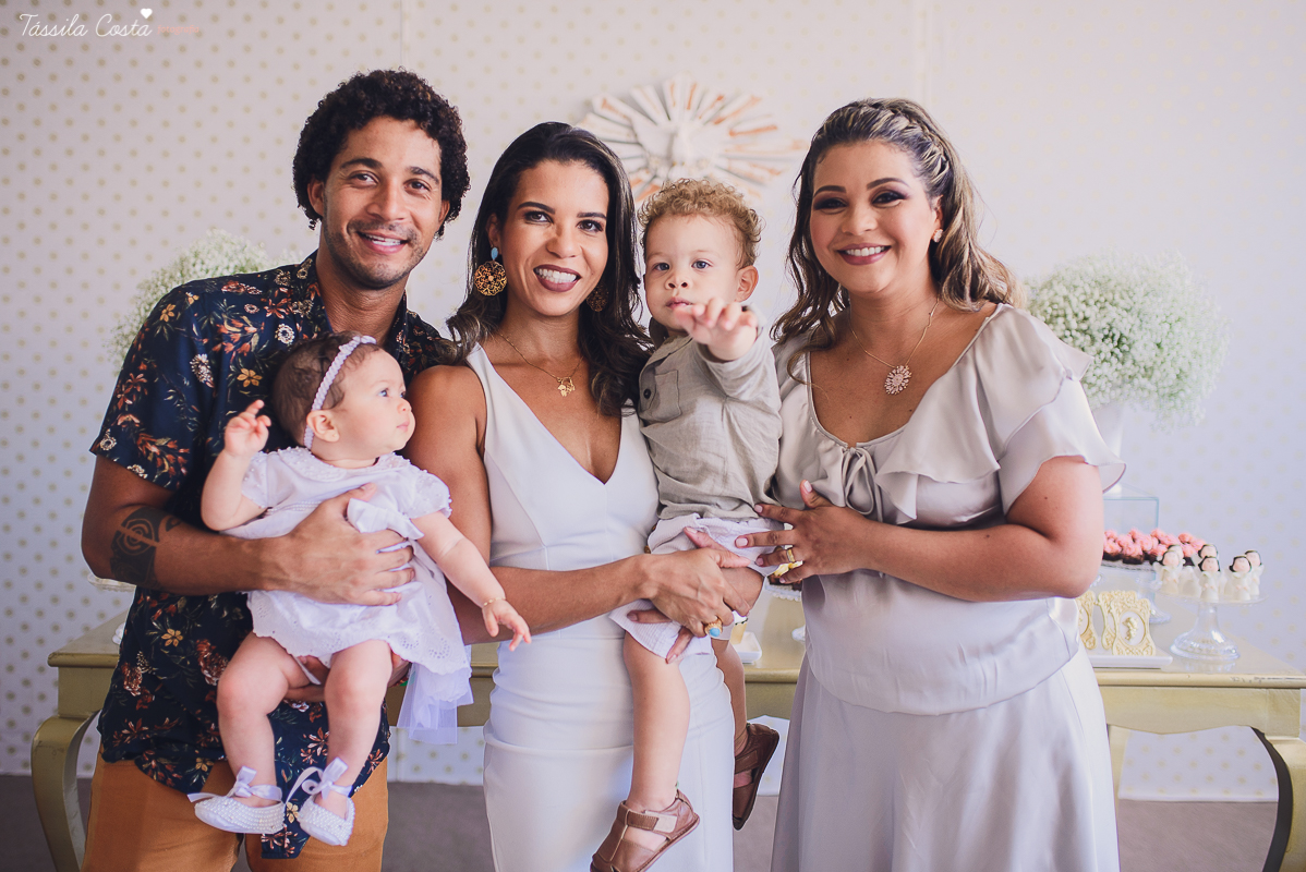 madrinha ama, look de madrinha, fotos inesquecíveis e lindas do batizado, afilhada, maquiagem para batizado, vestido para batizado lindo, decoração para almoço de batizado