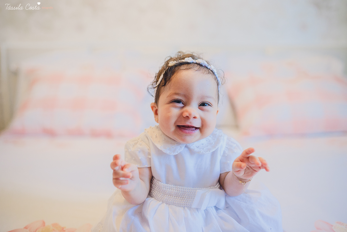 fotografia de batizado em vila velha es, fotos inesquecíveis e lindas do batizado, momento muito importante para toda a família, vestido para batizado lindo, decoração para almoço de batizado