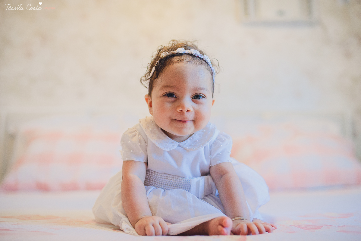 fotografia de batizado em vila velha es, fotos inesquecíveis e lindas do batizado, momento muito importante para toda a família, vestido para batizado lindo, decoração para almoço de batizado