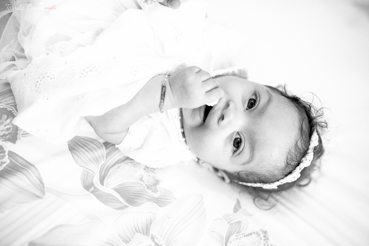 fotografia de batizado em vila velha es, fotos inesquecíveis e lindas do batizado, momento muito importante para toda a família, vestido para batizado lindo, decoração para almoço de batizado