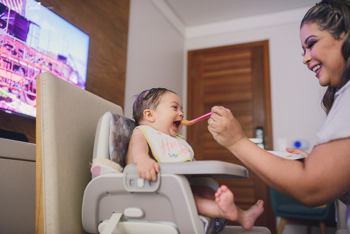 fotografia de batizado em vila velha es, fotos inesquecíveis e lindas do batizado, momento muito importante para toda a família, vestido para batizado lindo, decoração para almoço de batizado