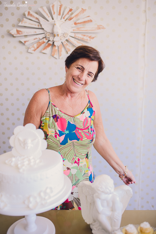 fotografia de batizado em vila velha es, fotos inesquecíveis e lindas do batizado, momento muito importante para toda a família, vestido para batizado lindo, decoração para almoço de batizado