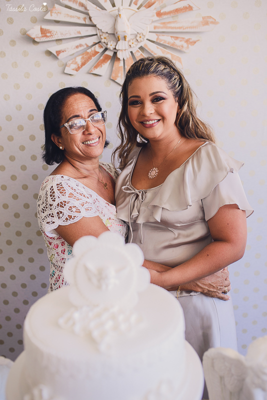 fotografia de batizado em vila velha es, fotos inesquecíveis e lindas do batizado, momento muito importante para toda a família, vestido para batizado lindo, decoração para almoço de batizado