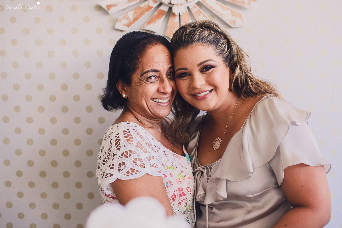 fotografia de batizado em vila velha es, fotos inesquecíveis e lindas do batizado, momento muito importante para toda a família, vestido para batizado lindo, decoração para almoço de batizado