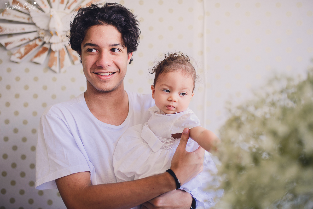 fotografia de batizado em vila velha es, fotos inesquecíveis e lindas do batizado, momento muito importante para toda a família, vestido para batizado lindo, decoração para almoço de batizado