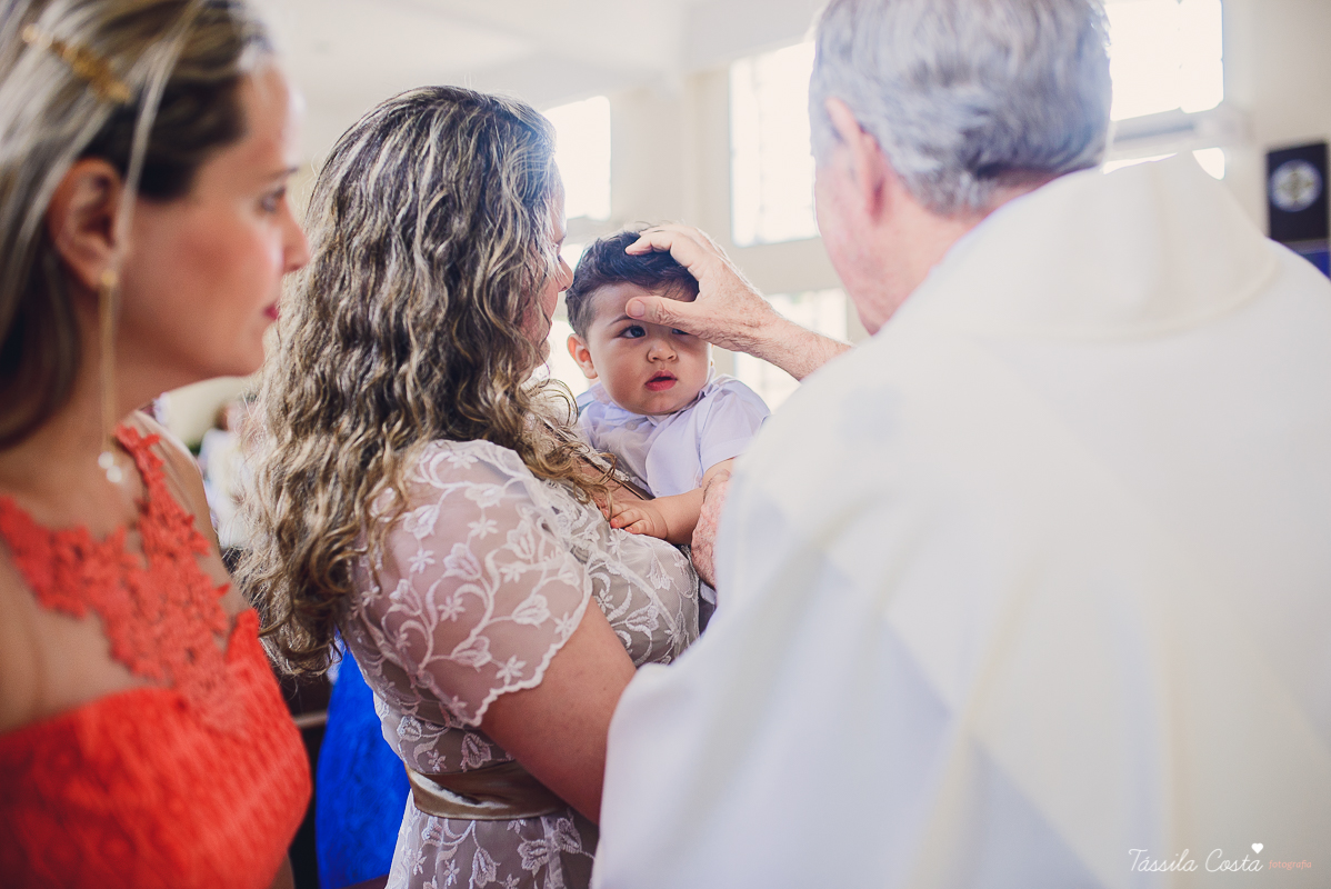 batizado do bernardo, batizado, batismo, batizado em vila velha, igreja de santa luzia, batizado na igreja de santa luzia, praia do ribeiro, praia da costa, fotos na praia da costa, tassila fotografia, tassila costa, fotos lindas, batizando, dinda ama, fo