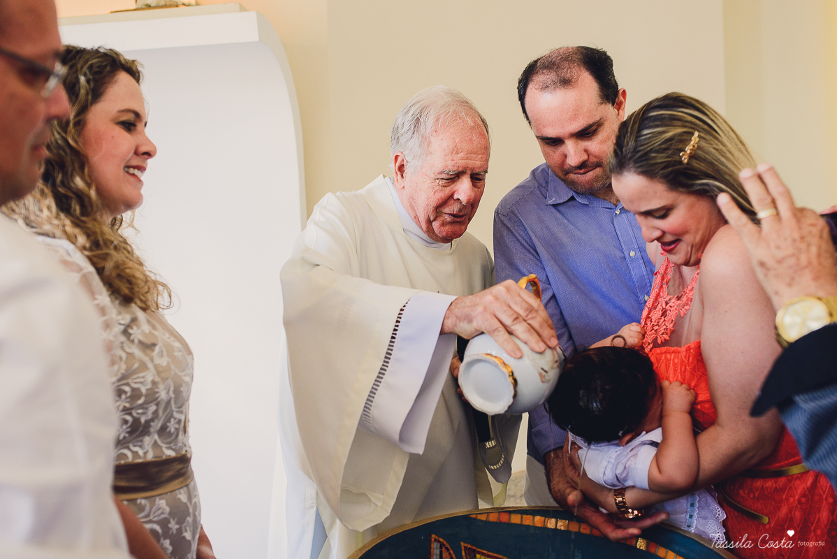 batizado do bernardo, batizado, batismo, batizado em vila velha, igreja de santa luzia, batizado na igreja de santa luzia, praia do ribeiro, praia da costa, fotos na praia da costa, tassila fotografia, tassila costa, fotos lindas, batizando, dinda ama, fo