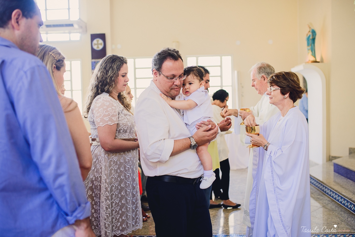 batizado do bernardo, batizado, batismo, batizado em vila velha, igreja de santa luzia, batizado na igreja de santa luzia, praia do ribeiro, praia da costa, fotos na praia da costa, tassila fotografia, tassila costa, fotos lindas, batizando, dinda ama, fo