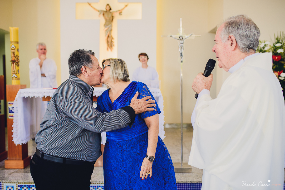 batizado do bernardo, batizado, batismo, batizado em vila velha, igreja de santa luzia, batizado na igreja de santa luzia, praia do ribeiro, praia da costa, fotos na praia da costa, tassila fotografia, tassila costa, fotos lindas, batizando, dinda ama, fo