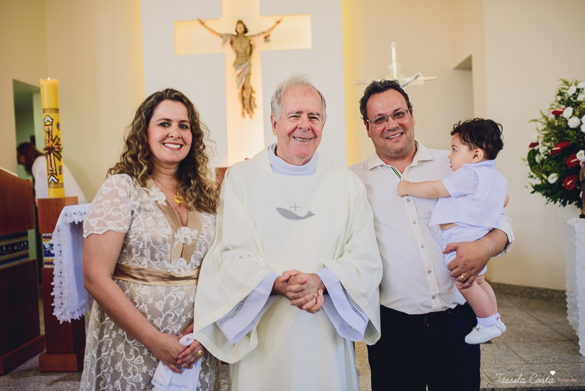 batizado do bernardo, batizado, batismo, batizado em vila velha, igreja de santa luzia, batizado na igreja de santa luzia, praia do ribeiro, praia da costa, fotos na praia da costa, tassila fotografia, tassila costa, fotos lindas, batizando, dinda ama, fo