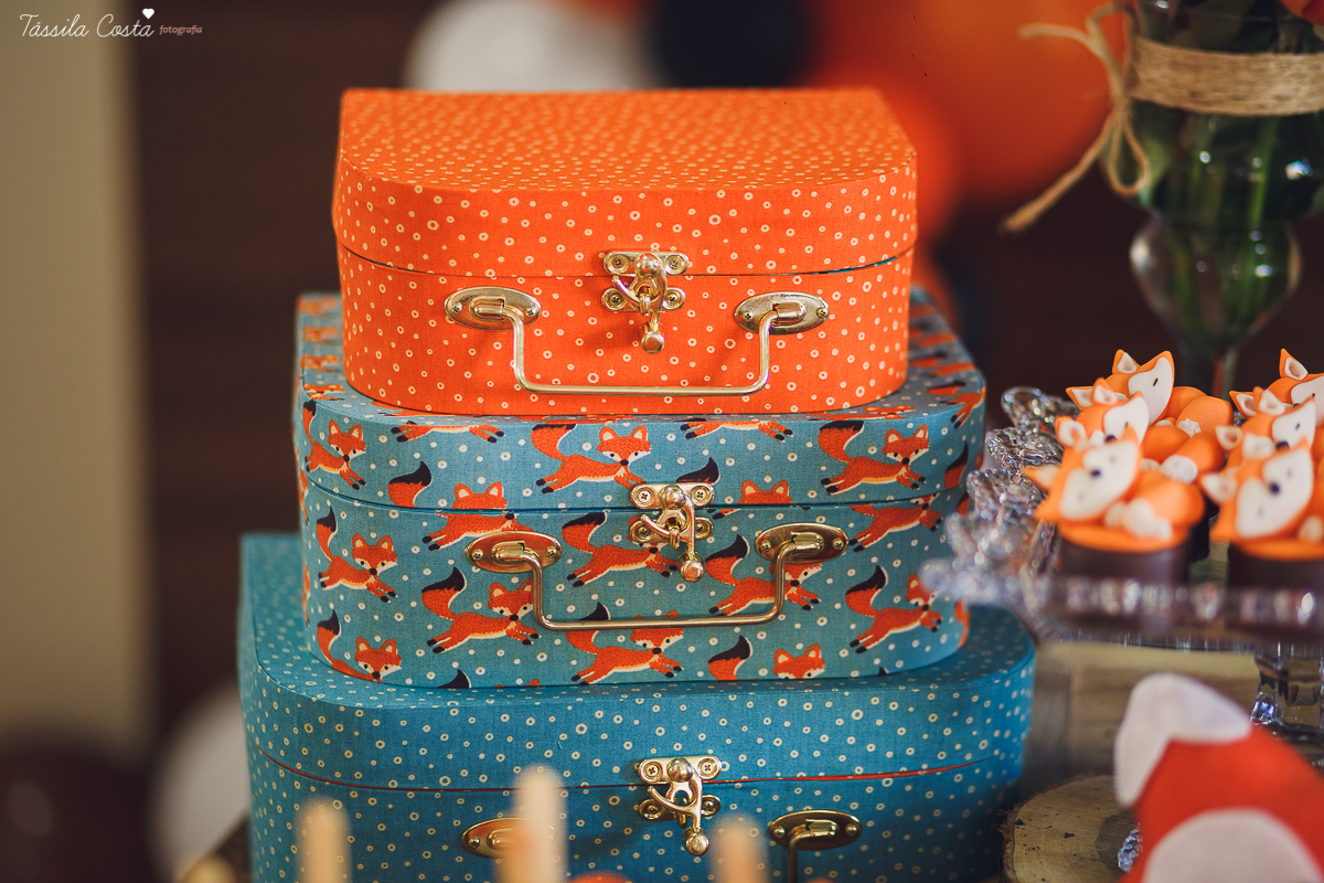 chá de bebê super diferente, festa no tema raposa, festa intimista e linda, chá de bebê de menino, decoração de chá de bebê super diferente