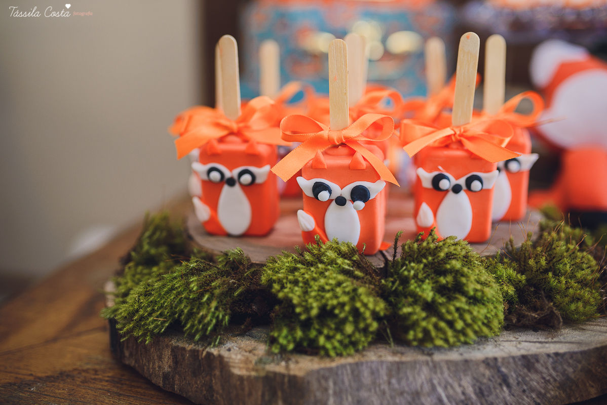 chá de bebê super diferente, festa no tema raposa, festa intimista e linda, chá de bebê de menino, decoração de chá de bebê super diferente