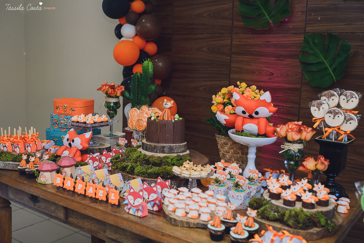 chá de bebê super diferente, festa no tema raposa, festa intimista e linda, chá de bebê de menino, decoração de chá de bebê super diferente