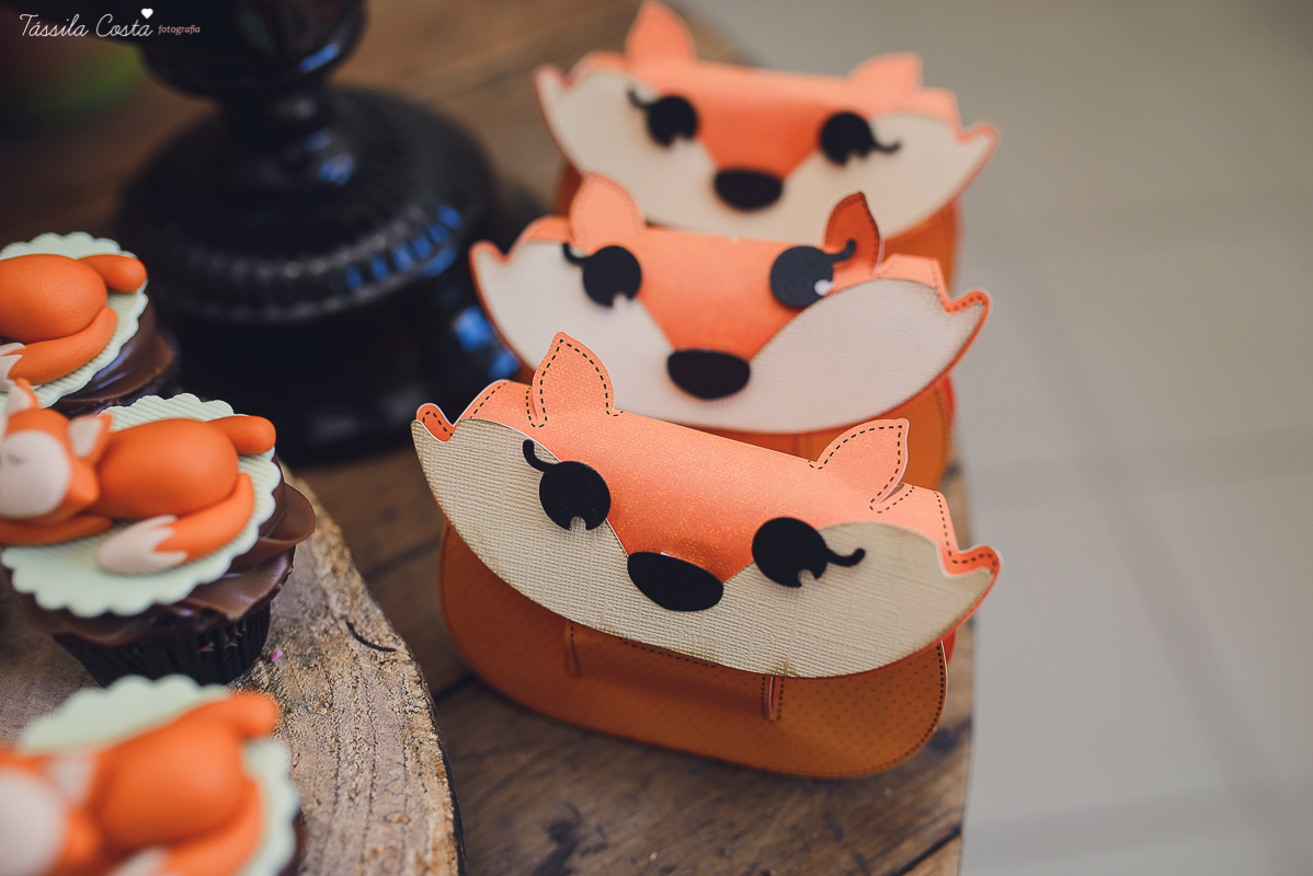 chá de bebê super diferente, festa no tema raposa, festa intimista e linda, chá de bebê de menino, decoração de chá de bebê super diferente