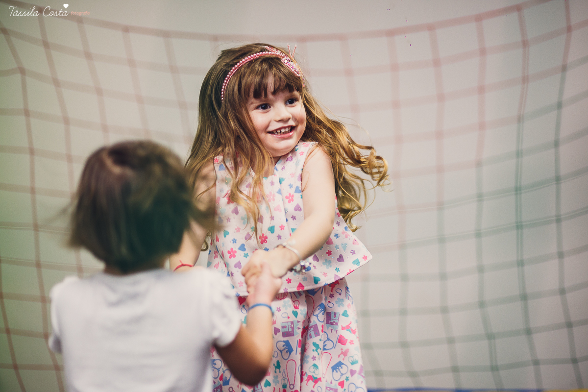 festa de menina, tema super diferente, em Vitória ES, mamãe super festeira, 02 anos, Catarina, aniversário no cerimonial Tironi Bambini, Tássila Costa Fotografia