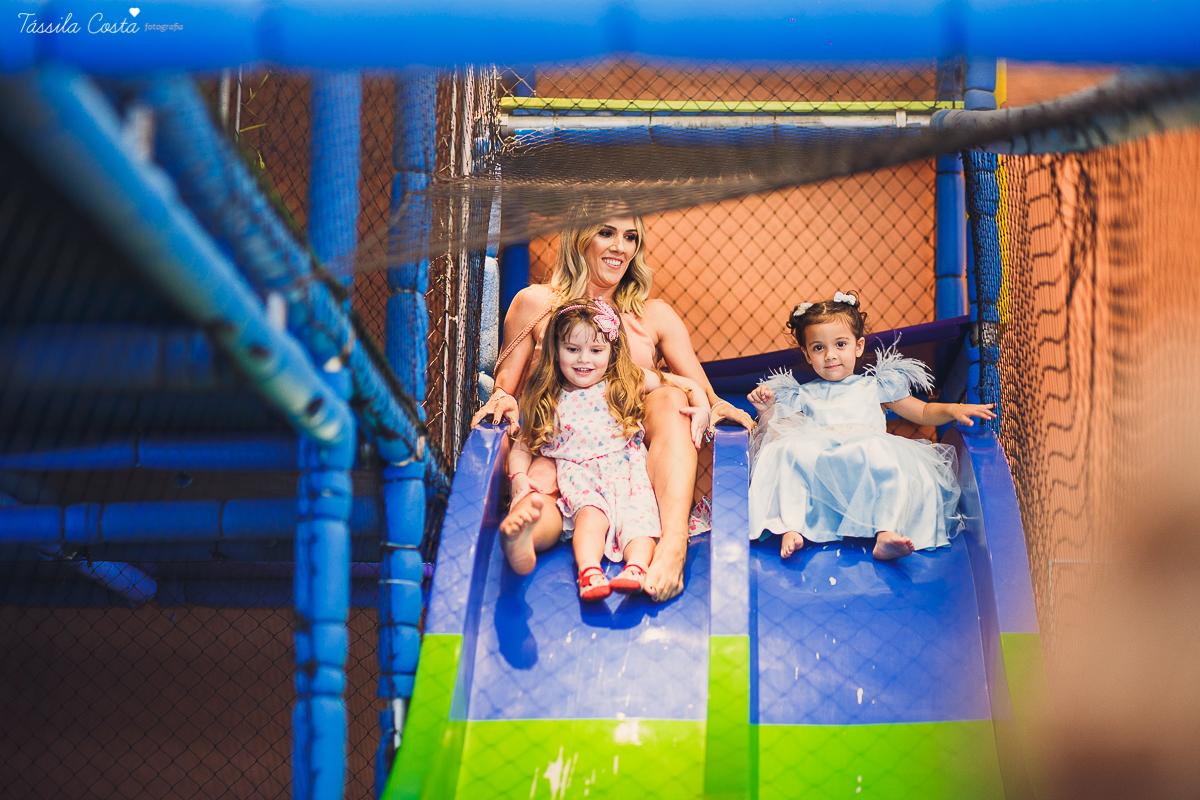 festa de menina, tema super diferente, em Vitória ES, mamãe super festeira, 02 anos, Catarina, aniversário no cerimonial Tironi Bambini, Tássila Costa Fotografia
