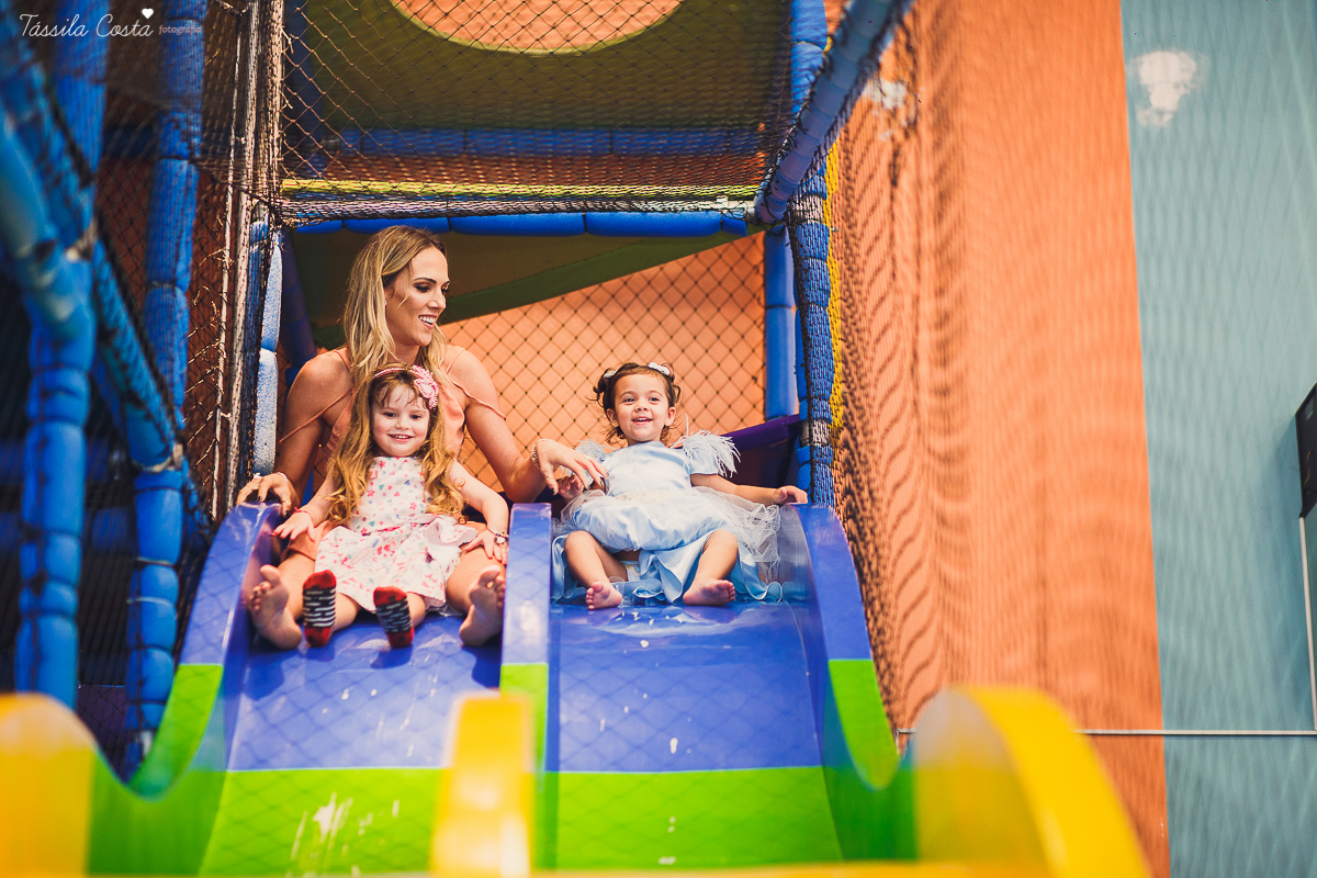 festa de menina, tema super diferente, em Vitória ES, mamãe super festeira, 02 anos, Catarina, aniversário no cerimonial Tironi Bambini, Tássila Costa Fotografia