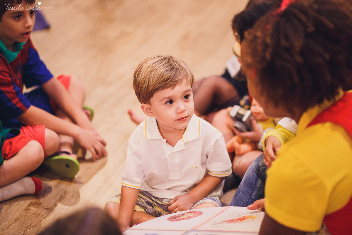 festa no colônia de férias Na Brinca, decoração de festa de menino no tema trator, fotografia by Tássila Costa, fotos de aniversário infantil em Vitória ES