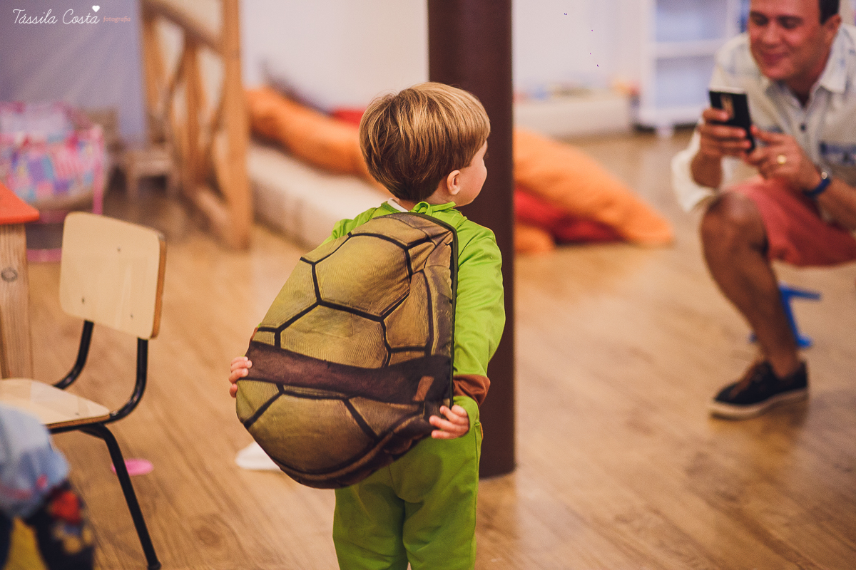festa no colônia de férias Na Brinca, decoração de festa de menino no tema trator, fotografia by Tássila Costa, fotos de aniversário infantil em Vitória ES