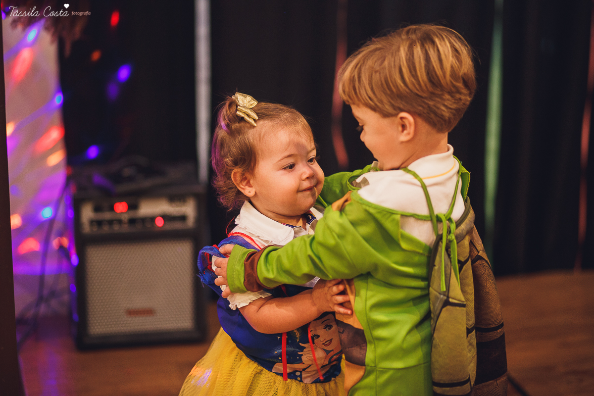 festa no colônia de férias Na Brinca, decoração de festa de menino no tema trator, fotografia by Tássila Costa, fotos de aniversário infantil em Vitória ES