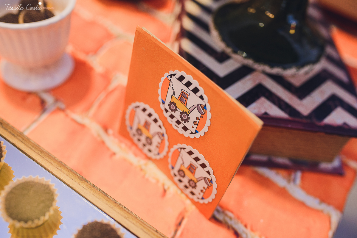 festa no colônia de férias Na Brinca, decoração de festa de menino no tema trator, fotografia by Tássila Costa, fotos de aniversário infantil em Vitória ES