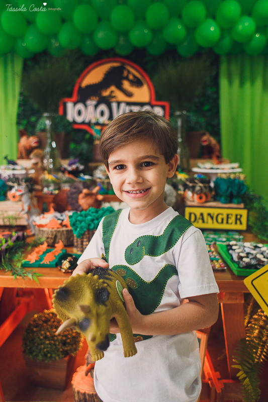 http://www.tassilacosta.com.br/portfolio/festasinfantis/122848-festanopredio-joaovitor5anos-temadinossauros-festademenino
