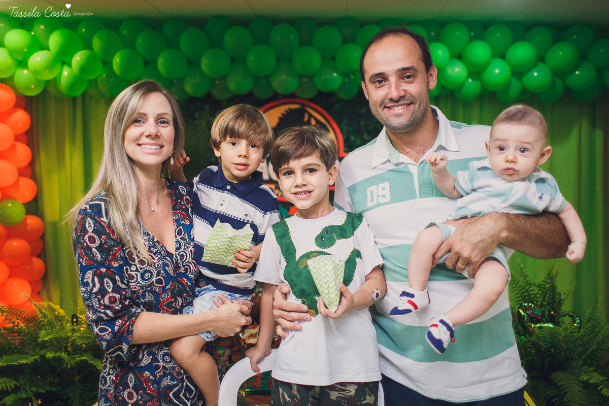http://www.tassilacosta.com.br/portfolio/festasinfantis/122848-festanopredio-joaovitor5anos-temadinossauros-festademenino