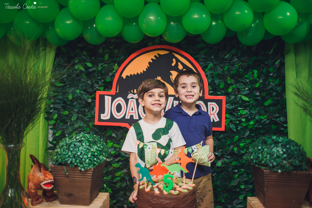 http://www.tassilacosta.com.br/portfolio/festasinfantis/122848-festanopredio-joaovitor5anos-temadinossauros-festademenino