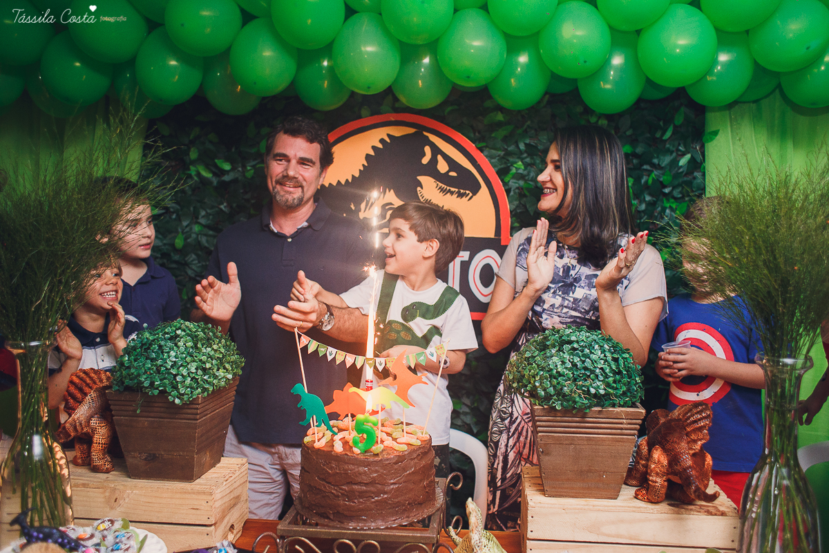 http://www.tassilacosta.com.br/portfolio/festasinfantis/122848-festanopredio-joaovitor5anos-temadinossauros-festademenino