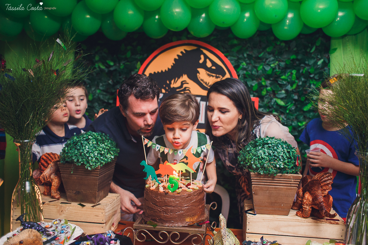 http://www.tassilacosta.com.br/portfolio/festasinfantis/122848-festanopredio-joaovitor5anos-temadinossauros-festademenino