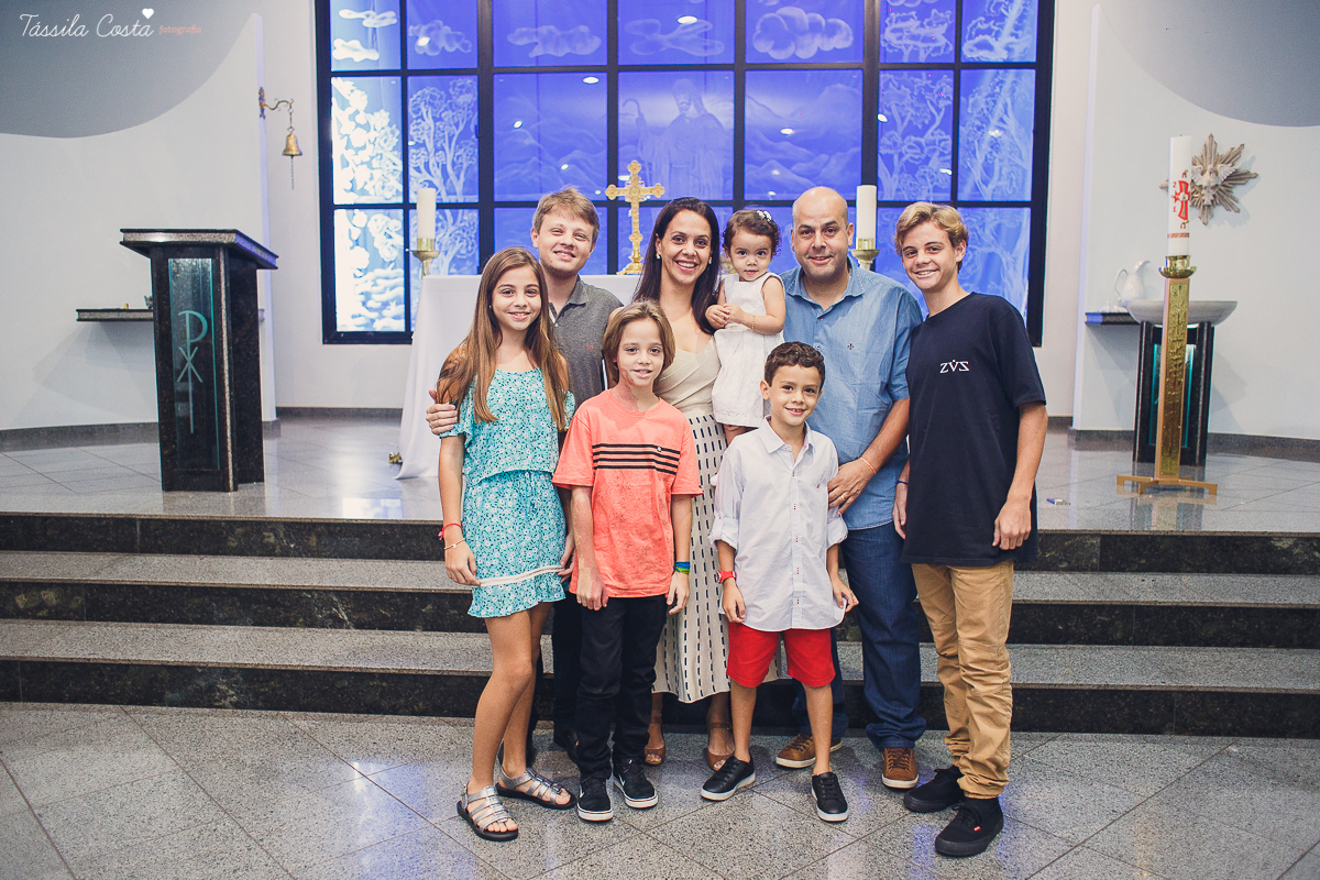 batizado na igreja cat&oacute;lica Bom Pastor, na Praia da Costa, pr&oacute;ximo ao Hortfruti, rua Romero Lofego Botelho, tassila costa fotografia, fotografia de batizado na Praia da Costa
