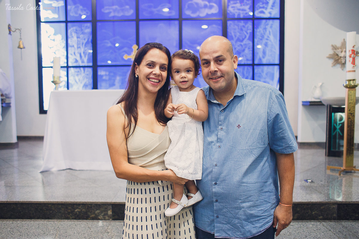 batizado na igreja cat&oacute;lica Bom Pastor, na Praia da Costa, pr&oacute;ximo ao Hortfruti, rua Romero Lofego Botelho, tassila costa fotografia, fotografia de batizado na Praia da Costa