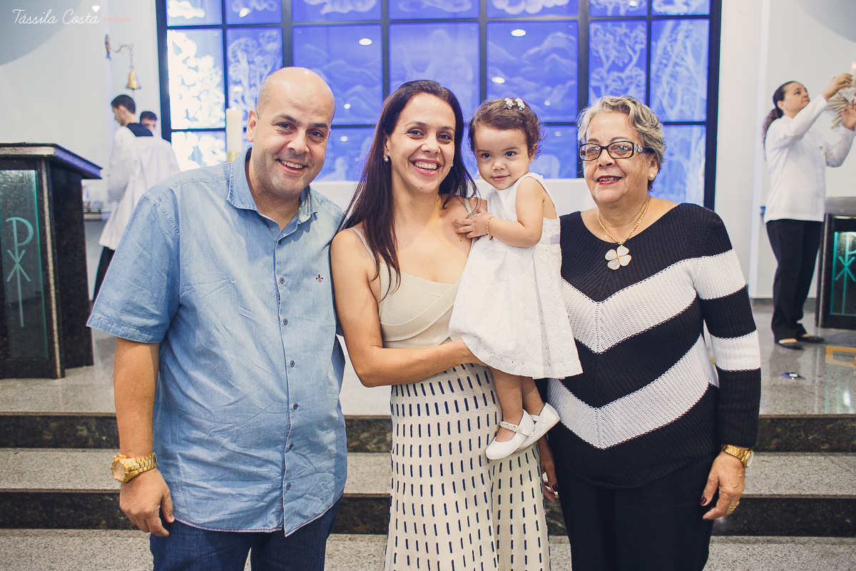 batizado na igreja cat&oacute;lica Bom Pastor, na Praia da Costa, pr&oacute;ximo ao Hortfruti, rua Romero Lofego Botelho, tassila costa fotografia, fotografia de batizado na Praia da Costa