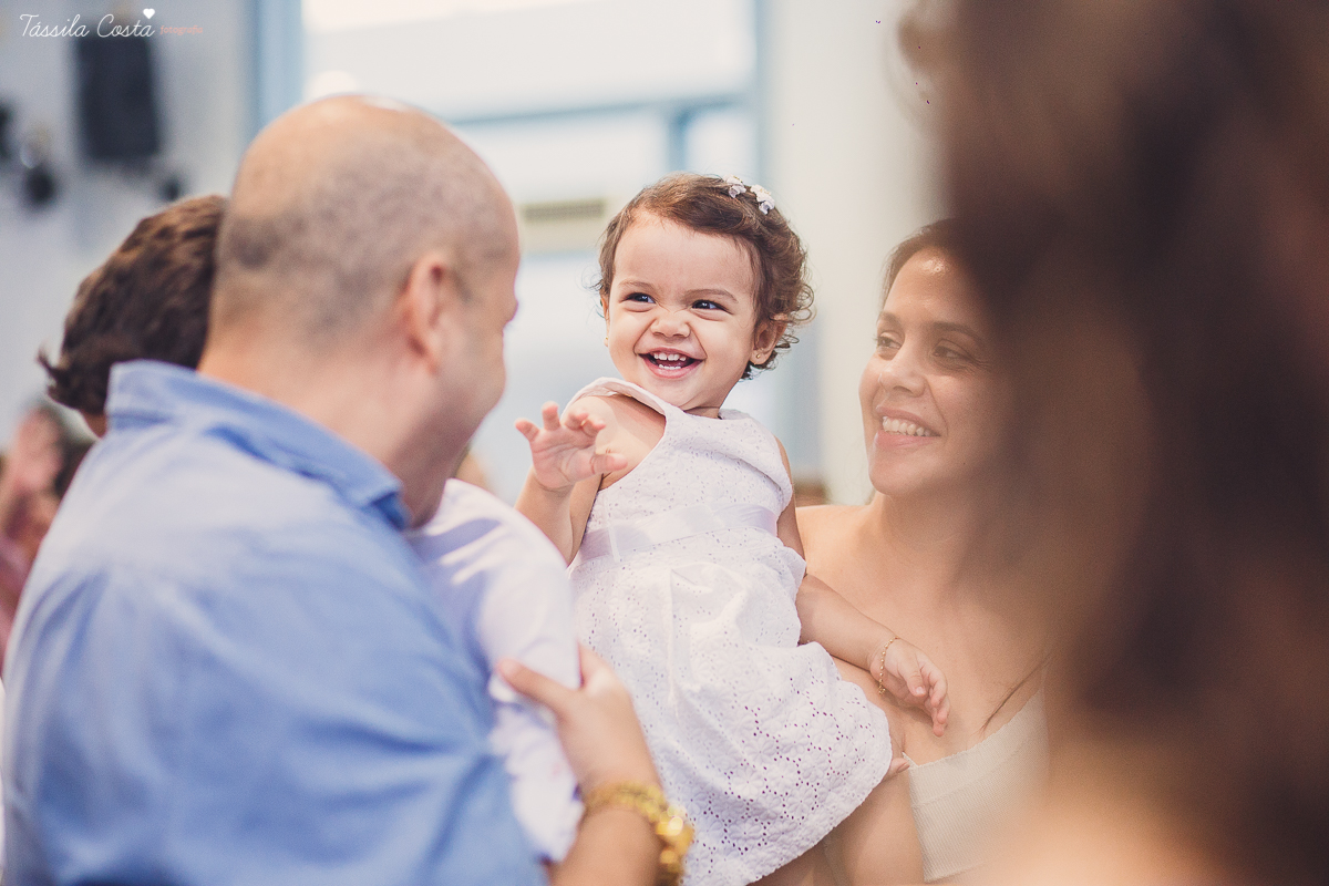 batizado na igreja cat&oacute;lica Bom Pastor, na Praia da Costa, pr&oacute;ximo ao Hortfruti, rua Romero Lofego Botelho, tassila costa fotografia, fotografia de batizado na Praia da Costa
