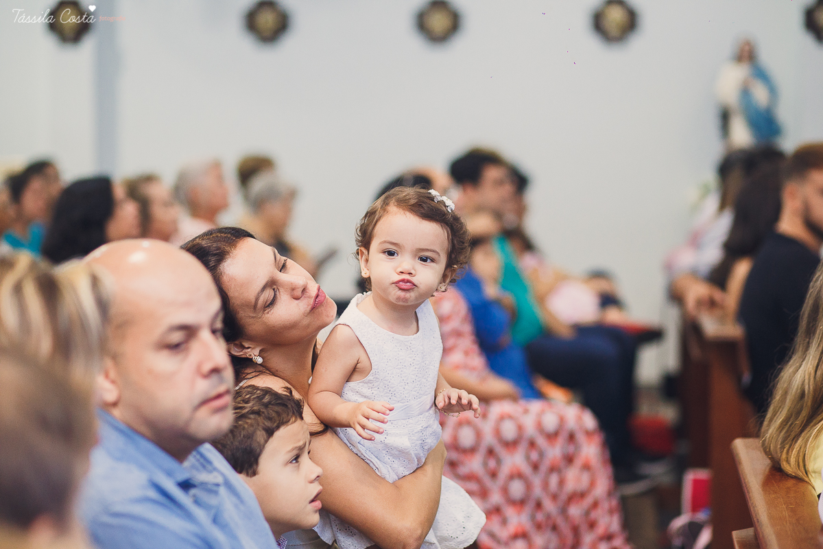 batizado na igreja cat&oacute;lica Bom Pastor, na Praia da Costa, pr&oacute;ximo ao Hortfruti, rua Romero Lofego Botelho, tassila costa fotografia, fotografia de batizado na Praia da Costa