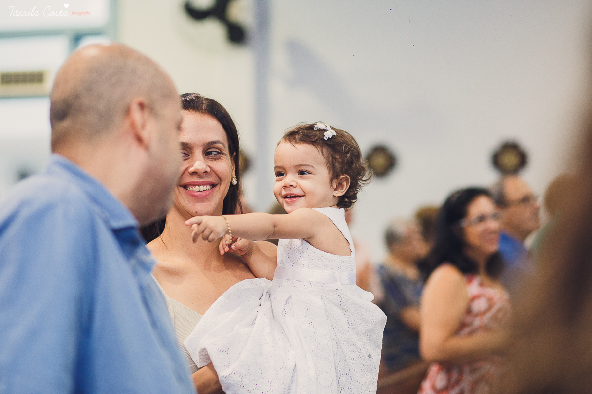 batizado na igreja cat&oacute;lica Bom Pastor, na Praia da Costa, pr&oacute;ximo ao Hortfruti, rua Romero Lofego Botelho, tassila costa fotografia, fotografia de batizado na Praia da Costa
