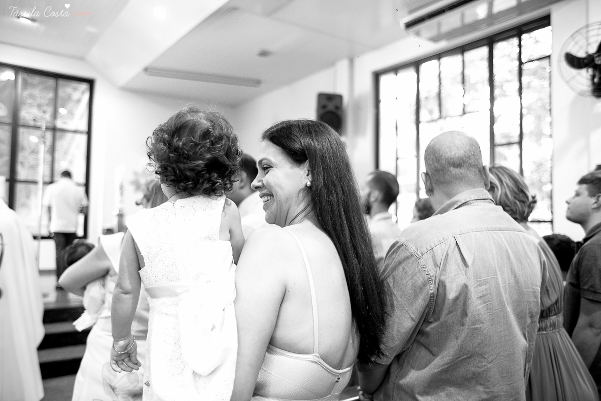 batizado na igreja cat&oacute;lica Bom Pastor, na Praia da Costa, pr&oacute;ximo ao Hortfruti, rua Romero Lofego Botelho, tassila costa fotografia, fotografia de batizado na Praia da Costa