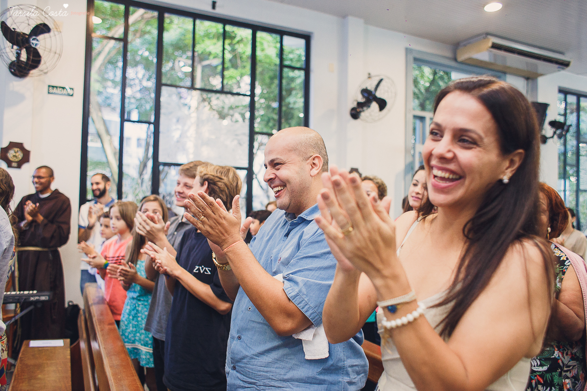 batizado na igreja cat&oacute;lica Bom Pastor, na Praia da Costa, pr&oacute;ximo ao Hortfruti, rua Romero Lofego Botelho, tassila costa fotografia, fotografia de batizado na Praia da Costa
