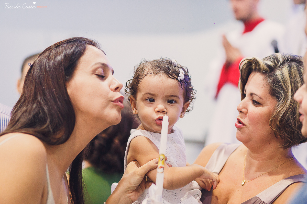batizado na igreja cat&oacute;lica Bom Pastor, na Praia da Costa, pr&oacute;ximo ao Hortfruti, rua Romero Lofego Botelho, tassila costa fotografia, fotografia de batizado na Praia da Costa