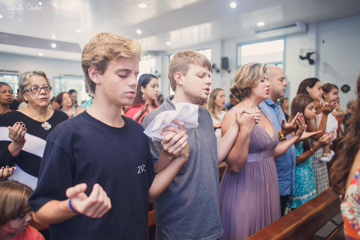 batizado na igreja cat&oacute;lica Bom Pastor, na Praia da Costa, pr&oacute;ximo ao Hortfruti, rua Romero Lofego Botelho, tassila costa fotografia, fotografia de batizado na Praia da Costa