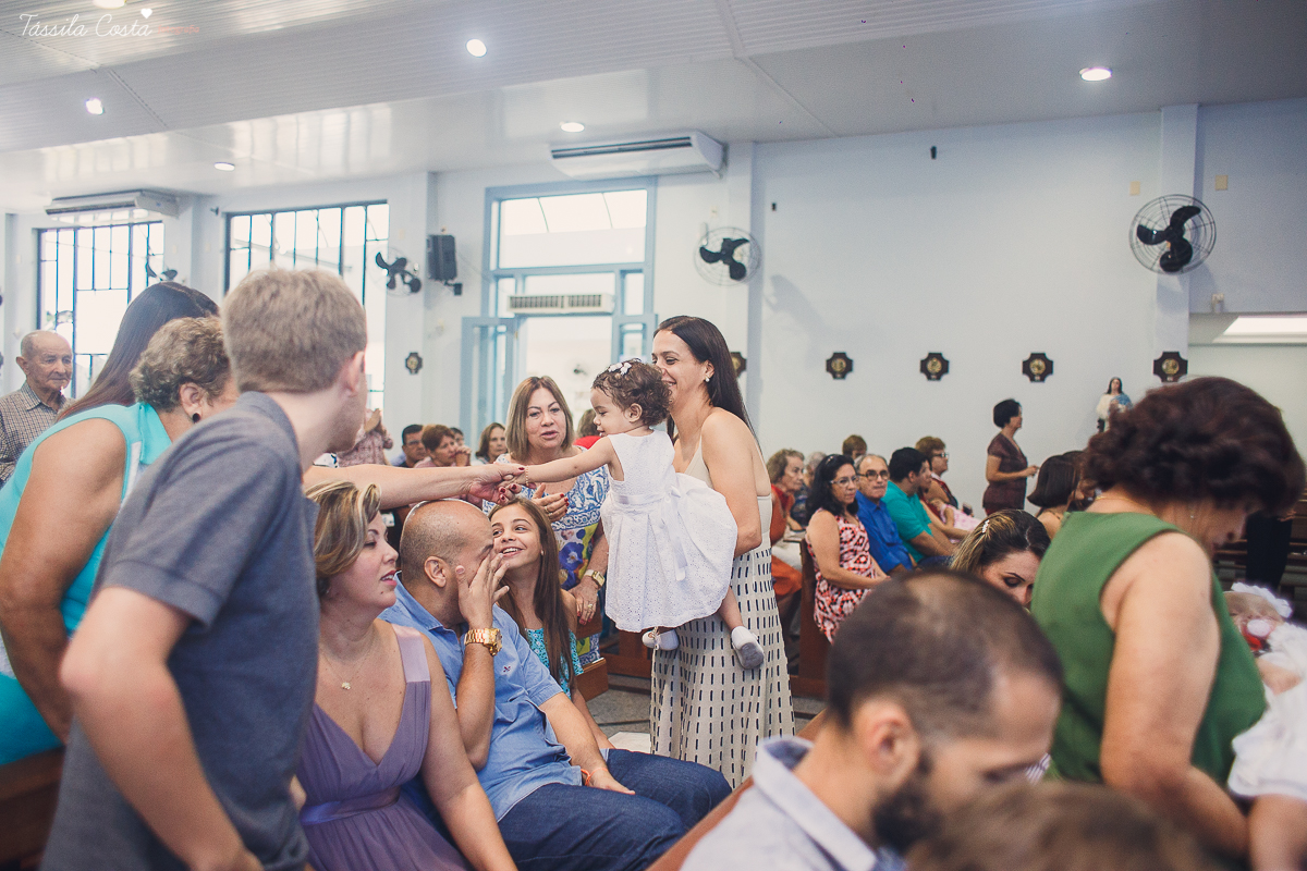 batizado na igreja cat&oacute;lica Bom Pastor, na Praia da Costa, pr&oacute;ximo ao Hortfruti, rua Romero Lofego Botelho, tassila costa fotografia, fotografia de batizado na Praia da Costa