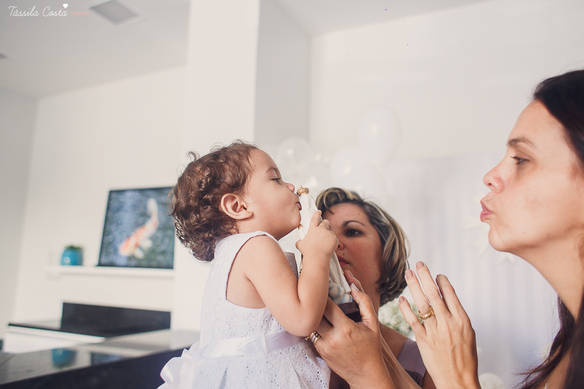 batizado na igreja cat&oacute;lica Bom Pastor, na Praia da Costa, pr&oacute;ximo ao Hortfruti, rua Romero Lofego Botelho, tassila costa fotografia, fotografia de batizado na Praia da Costa