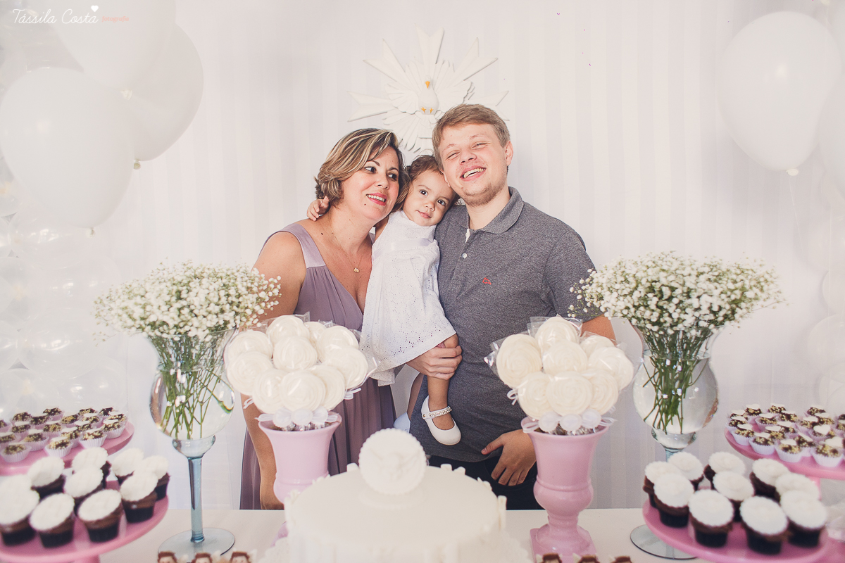 batizado na igreja cat&oacute;lica Bom Pastor, na Praia da Costa, pr&oacute;ximo ao Hortfruti, rua Romero Lofego Botelho, tassila costa fotografia, fotografia de batizado na Praia da Costa