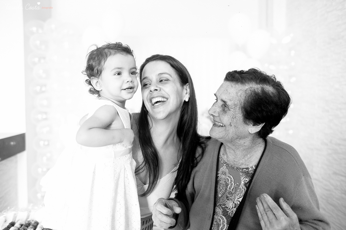 batizado na igreja cat&oacute;lica Bom Pastor, na Praia da Costa, pr&oacute;ximo ao Hortfruti, rua Romero Lofego Botelho, tassila costa fotografia, fotografia de batizado na Praia da Costa
