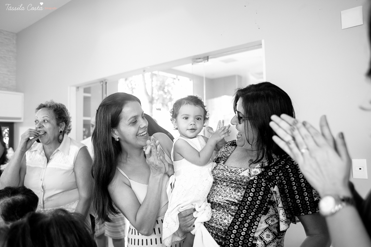 batizado na igreja cat&oacute;lica Bom Pastor, na Praia da Costa, pr&oacute;ximo ao Hortfruti, rua Romero Lofego Botelho, tassila costa fotografia, fotografia de batizado na Praia da Costa