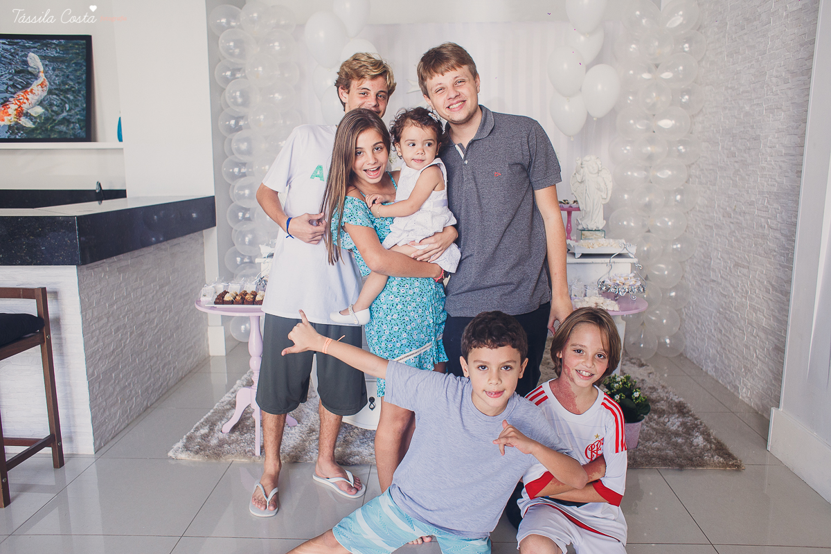 batizado na igreja cat&oacute;lica Bom Pastor, na Praia da Costa, pr&oacute;ximo ao Hortfruti, rua Romero Lofego Botelho, tassila costa fotografia, fotografia de batizado na Praia da Costa