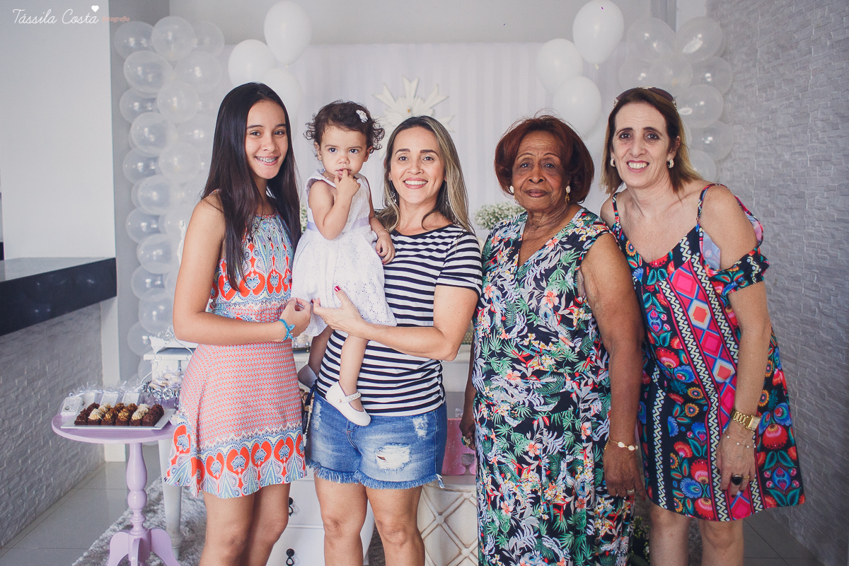 batizado na igreja cat&oacute;lica Bom Pastor, na Praia da Costa, pr&oacute;ximo ao Hortfruti, rua Romero Lofego Botelho, tassila costa fotografia, fotografia de batizado na Praia da Costa