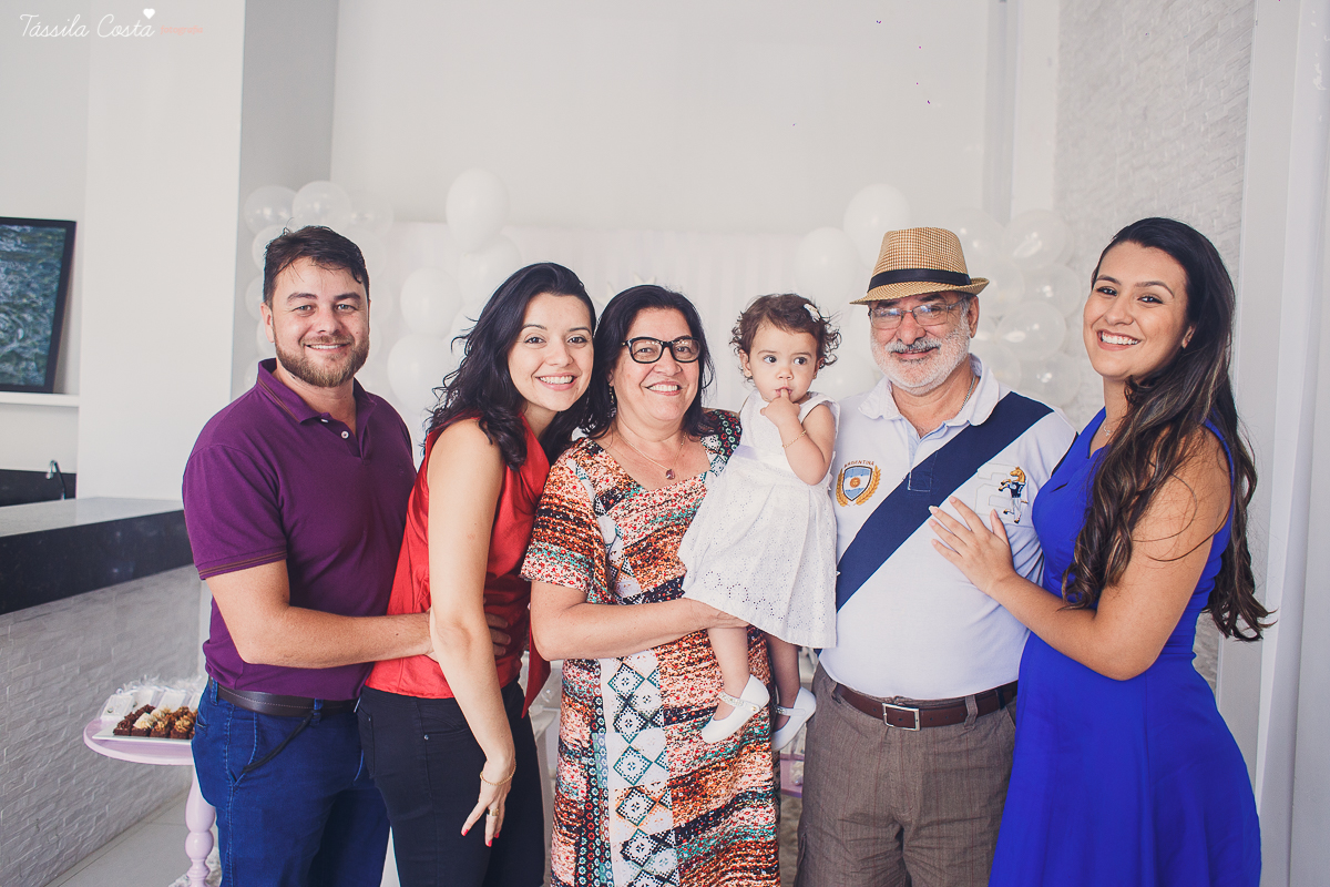 batizado na igreja cat&oacute;lica Bom Pastor, na Praia da Costa, pr&oacute;ximo ao Hortfruti, rua Romero Lofego Botelho, tassila costa fotografia, fotografia de batizado na Praia da Costa