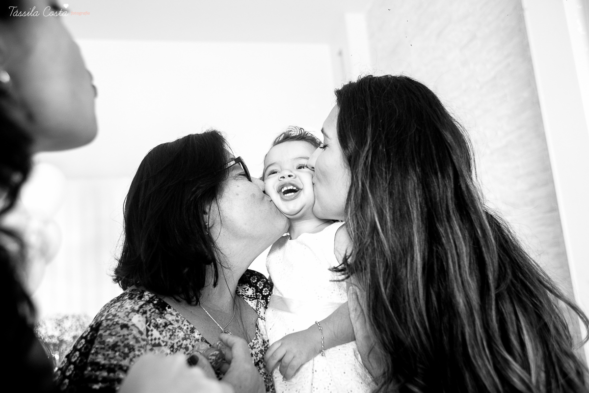 batizado na igreja cat&oacute;lica Bom Pastor, na Praia da Costa, pr&oacute;ximo ao Hortfruti, rua Romero Lofego Botelho, tassila costa fotografia, fotografia de batizado na Praia da Costa