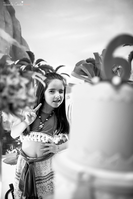 festa linda de menina no tema Moana, filme da Disney, by Camila Sarmento, festa chique feita na garagem de casa, m&atilde;e de menina, festa de menina 6 anos, doces by Julia Adami Cakes, t&aacute;ssila costa